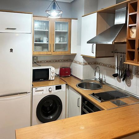 Apartamento Frente Al Guggenheim. Urbanizacion De Lujo En El Centro Bilbao Bagian luar foto