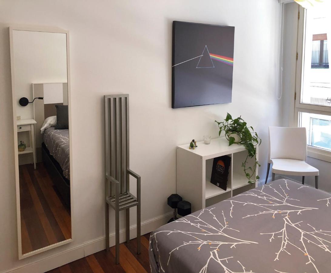 Apartamento Frente Al Guggenheim. Urbanizacion De Lujo En El Centro Bilbao Bagian luar foto